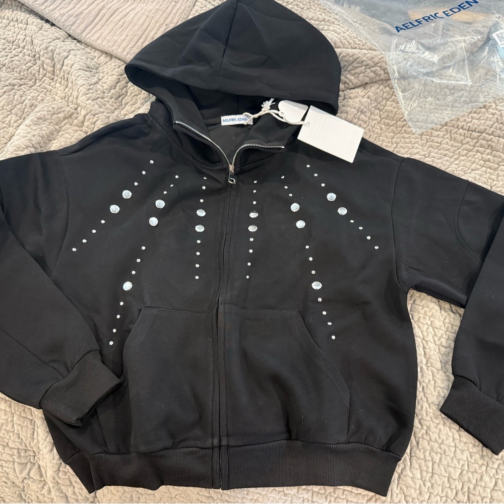 Aelfric Eden Black Hooded Zip-Up sweatshirt with Stud Detail. NEW🏷️